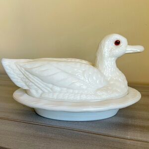 Vintage Westmoreland milk glass duck covered dish with orange red glass eyes